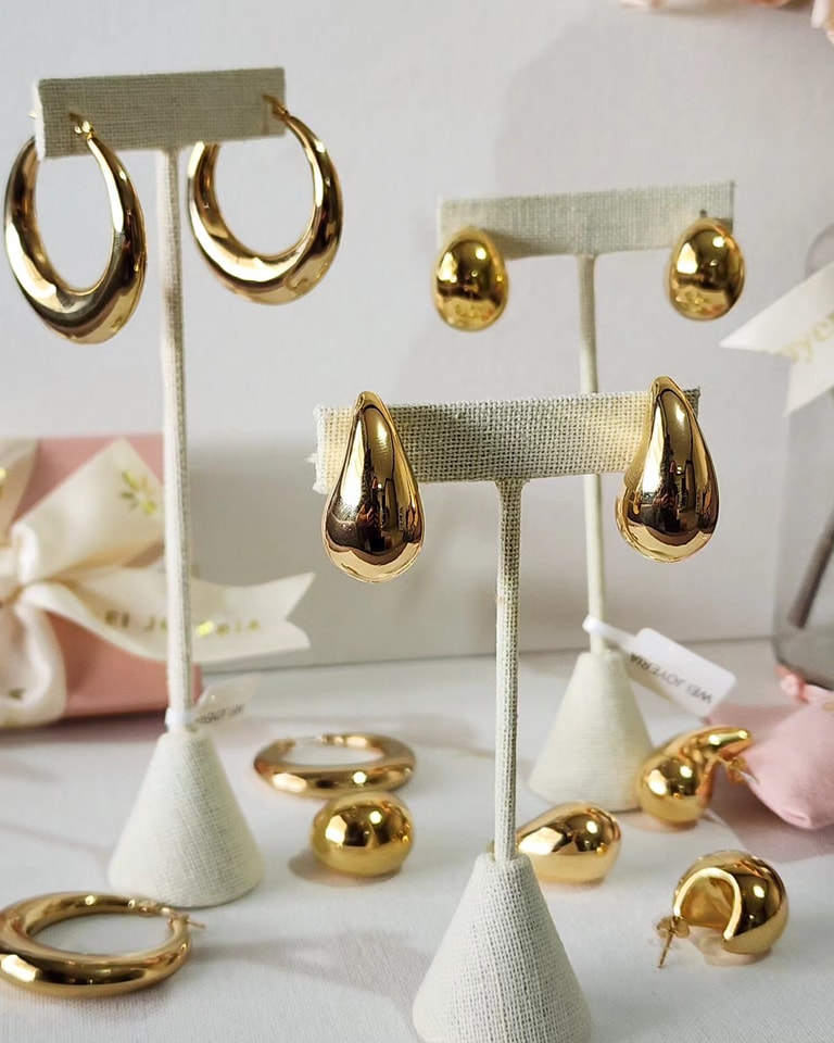 ARRACADAS Y ARETES