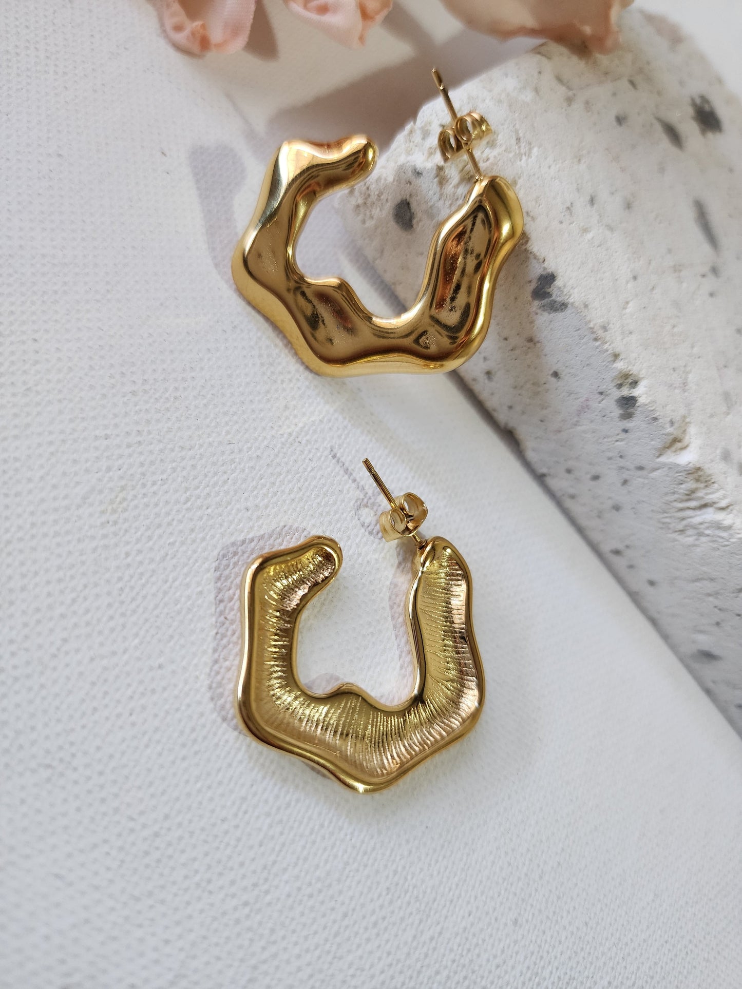 Maricela Hoops